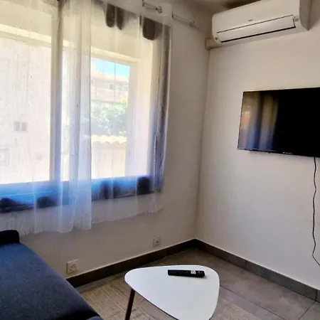 3 Le Saint Joseph In Center With Ac