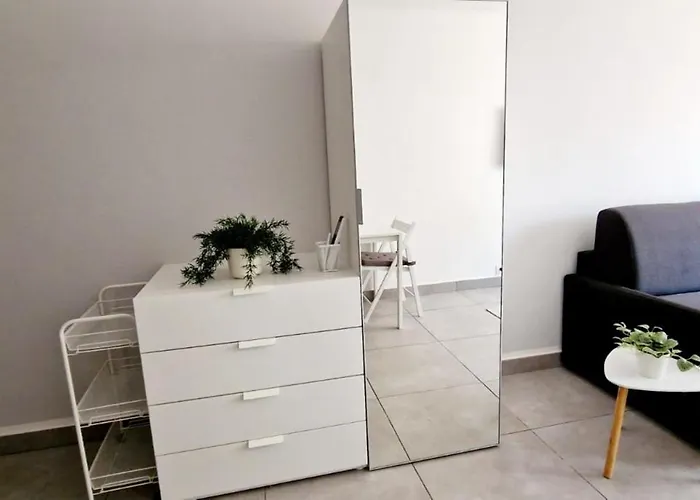 3 Le Saint Joseph In Center With Ac *